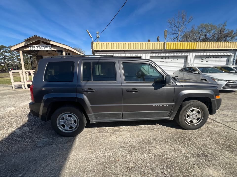 
								2016 Jeep Patriot full									