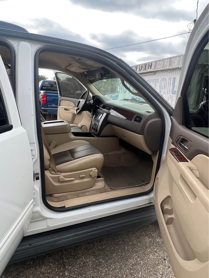 
								2013 GMC YUKON full									
