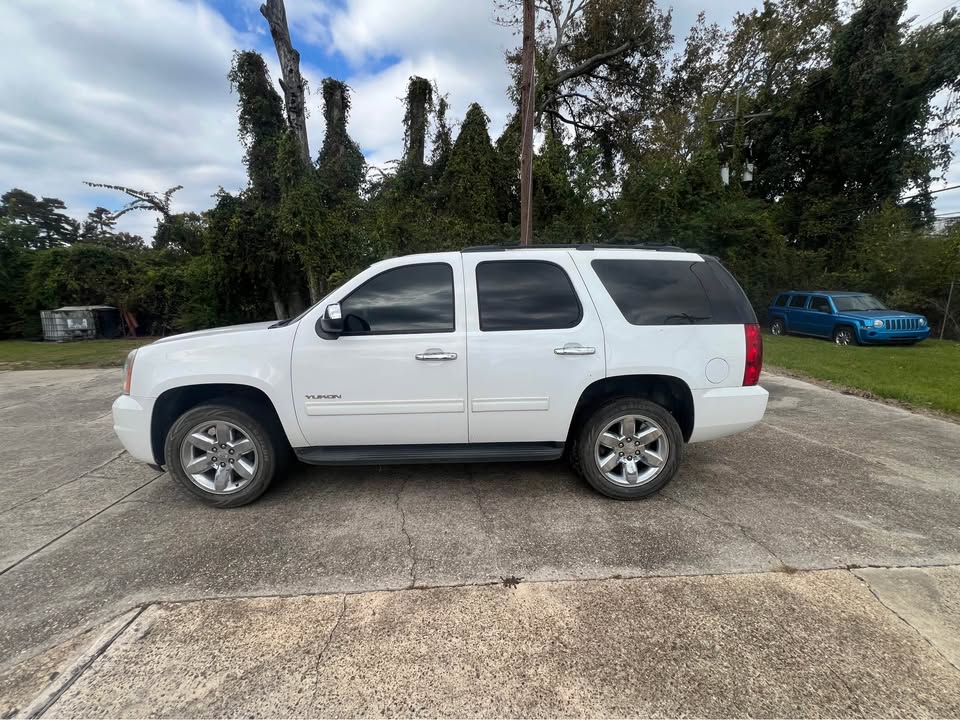 
								2013 GMC YUKON full									