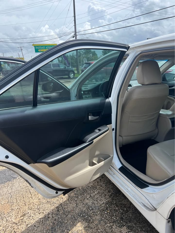 
								2014 Toyota Camry full									