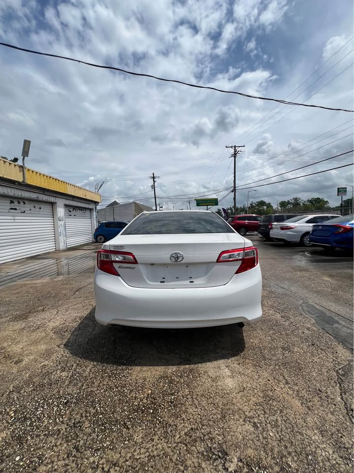 
								2014 Toyota Camry full									