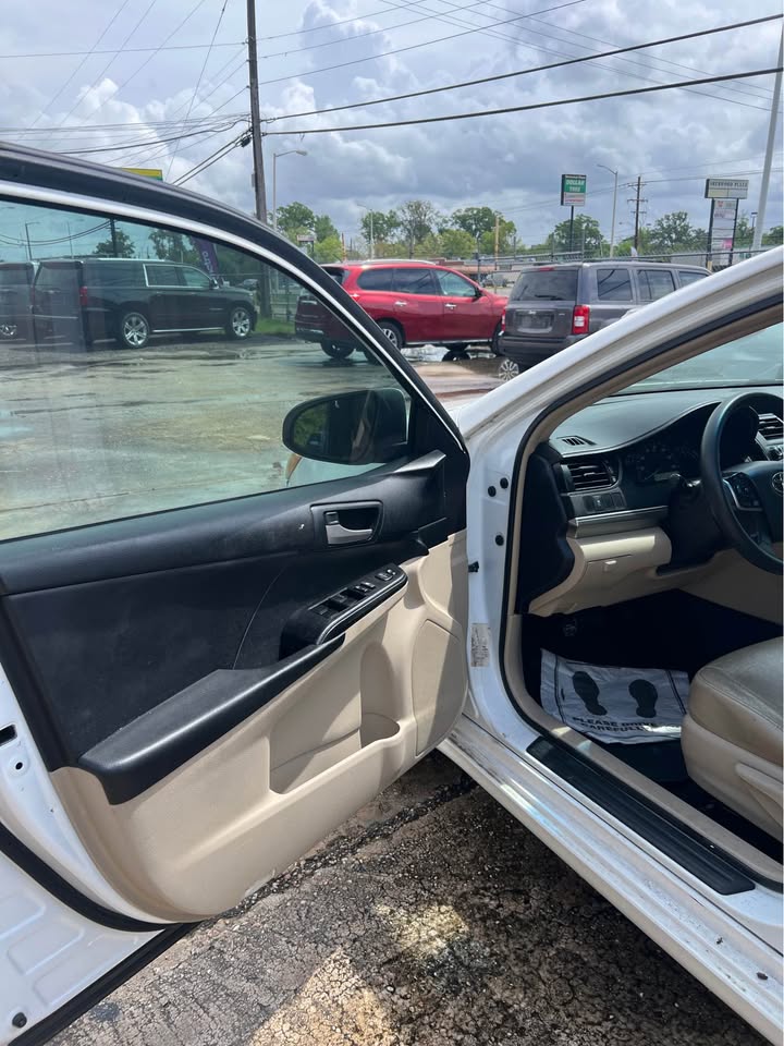 
								2014 Toyota Camry full									