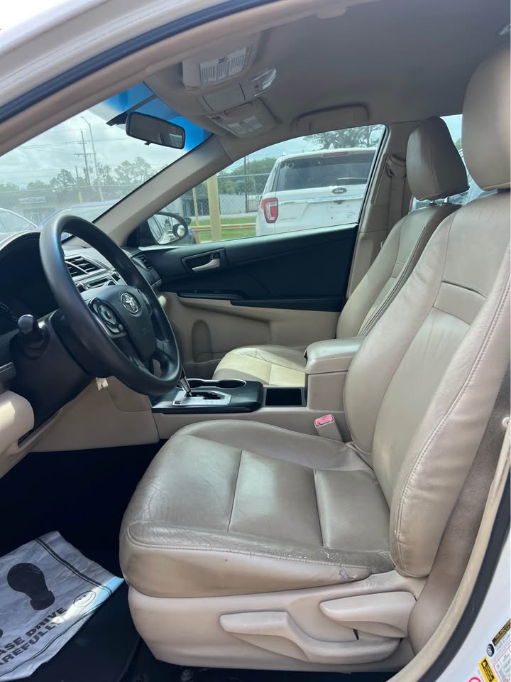 
								2014 Toyota Camry full									