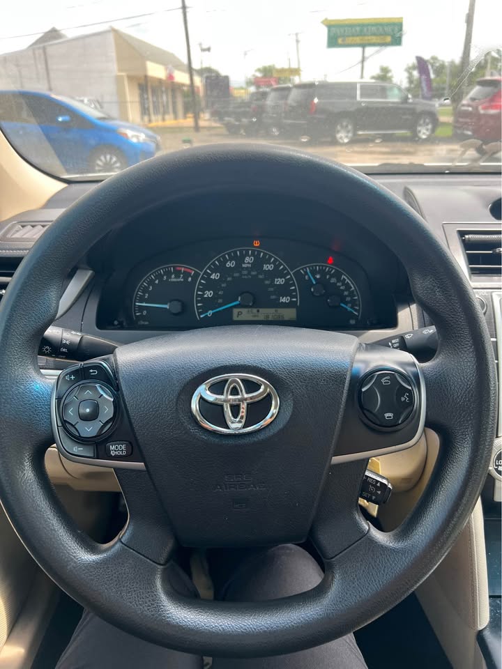 
								2014 Toyota Camry full									