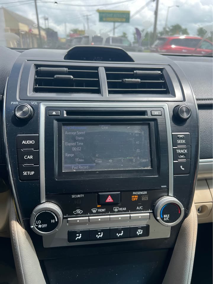 
								2014 Toyota Camry full									