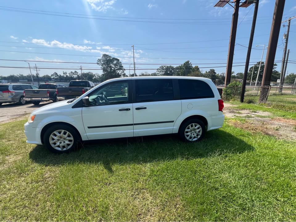 
								2014 Dodge Caravan full									