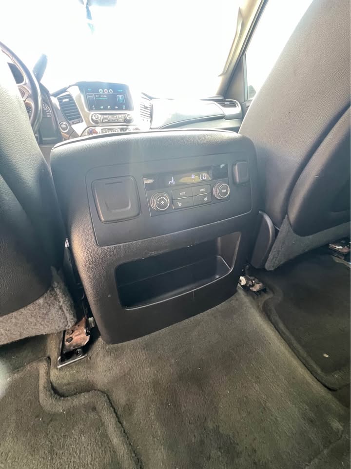 
								2015 Chevrolet Tahoe full									