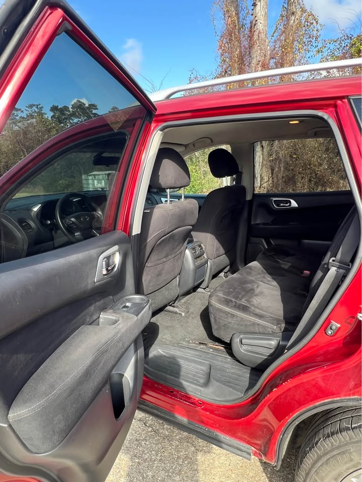 
								2016 Nissan Pathfinder full									