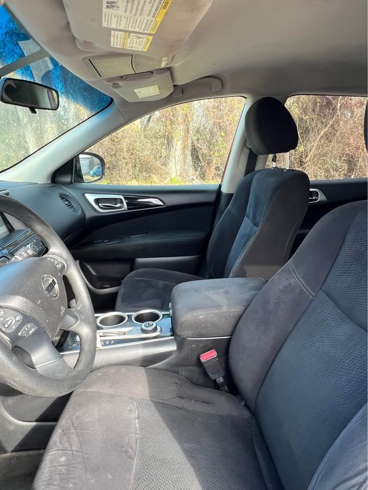 
								2016 Nissan Pathfinder full									