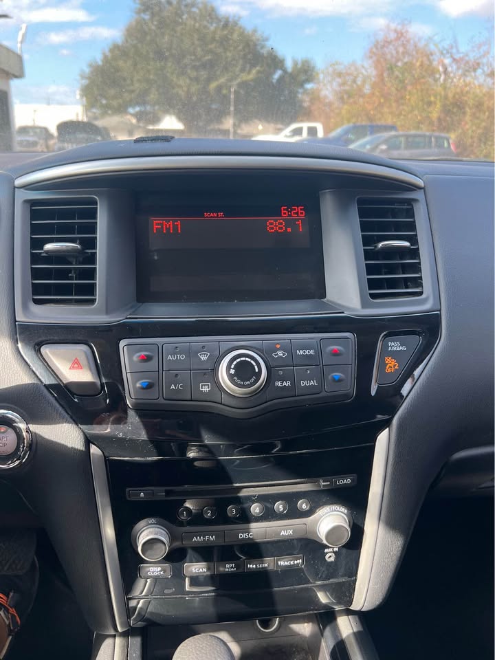 
								2016 Nissan Pathfinder full									