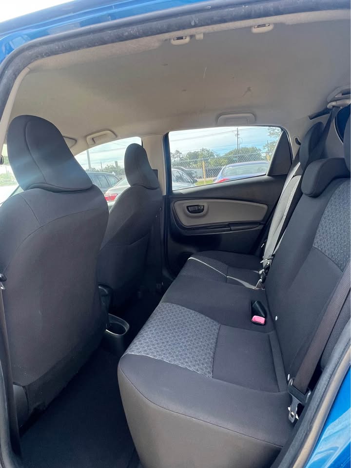 
								2016 Toyota Yaris full									