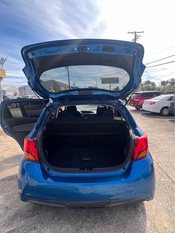 
								2016 Toyota Yaris full									