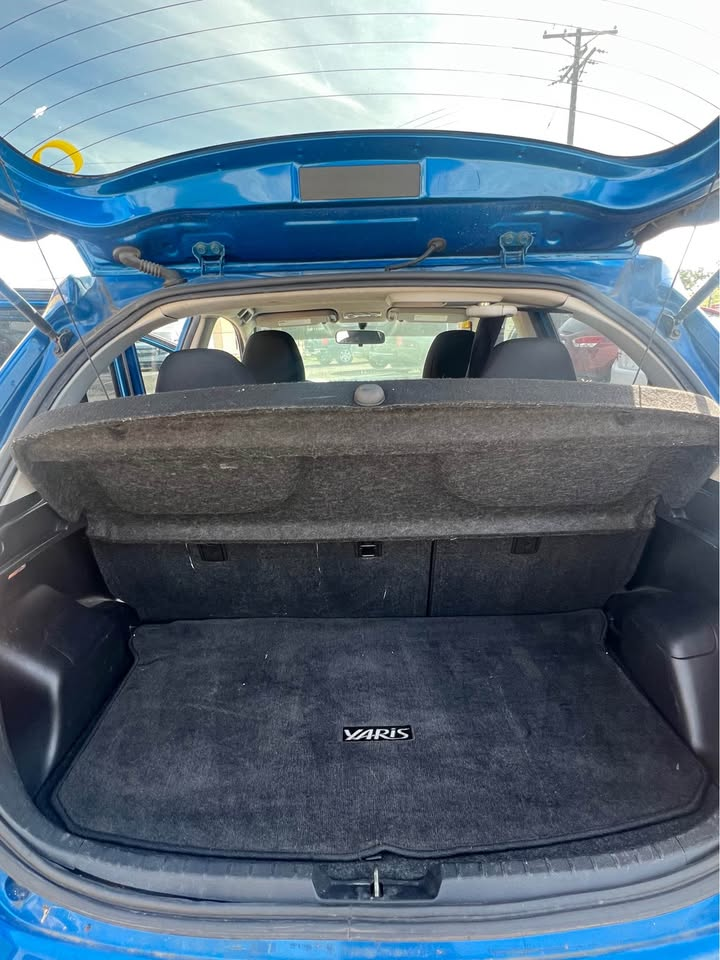 
								2016 Toyota Yaris full									