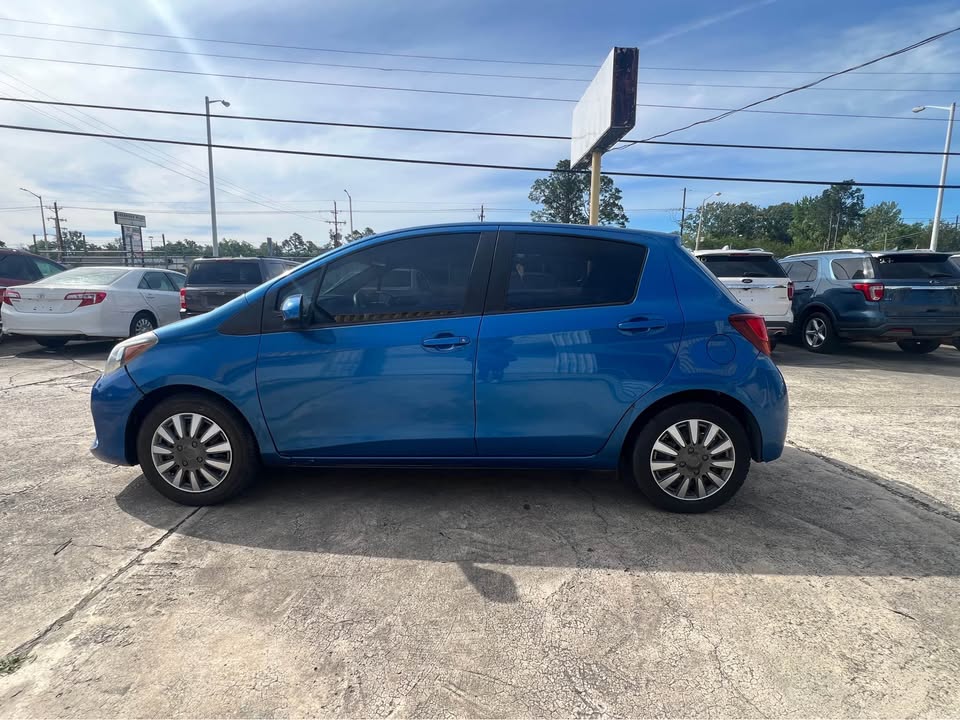 
								2016 Toyota Yaris full									