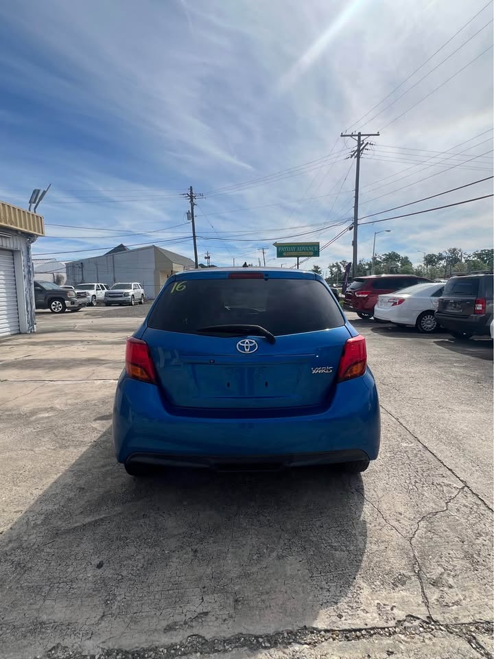 
								2016 Toyota Yaris full									