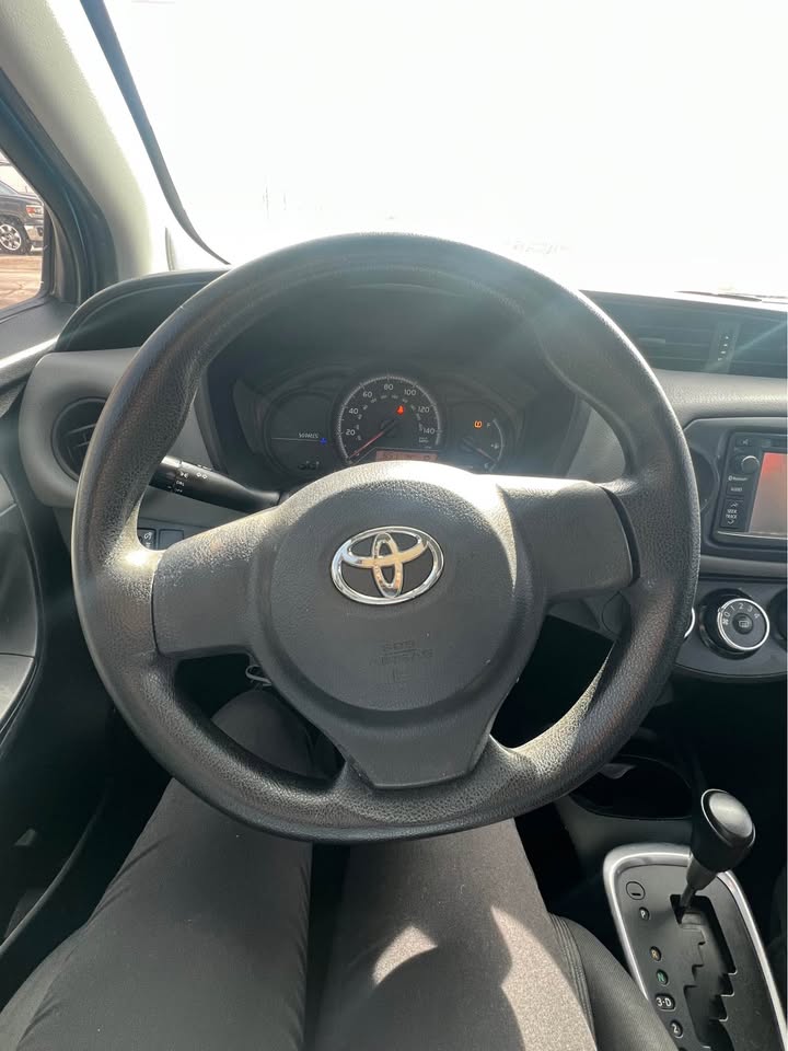 
								2016 Toyota Yaris full									