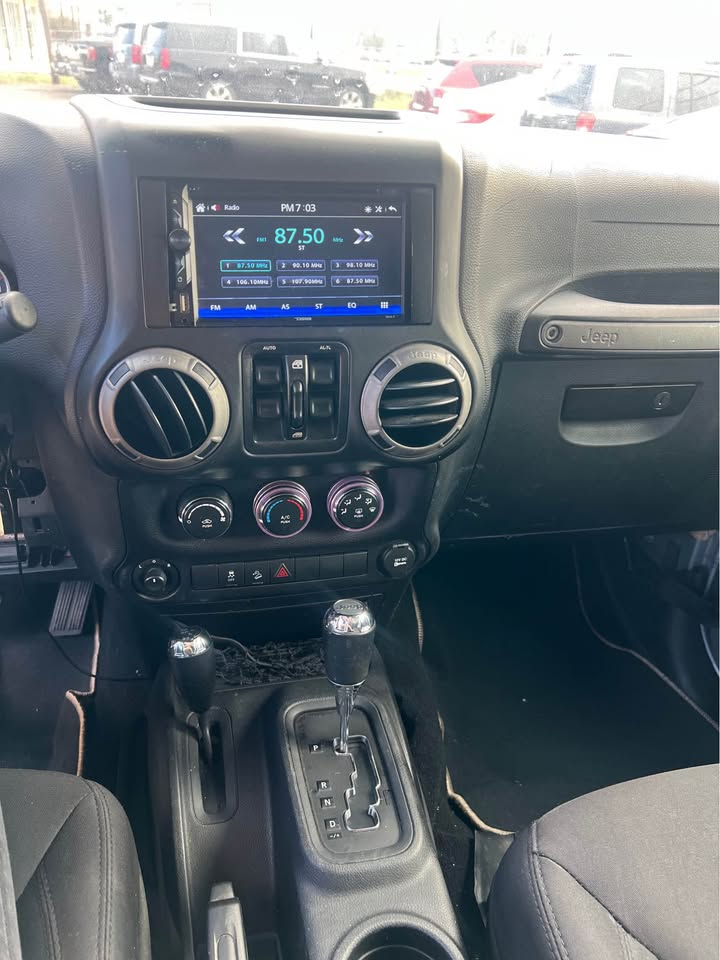 
								2016 Jeep Wrangler full									
