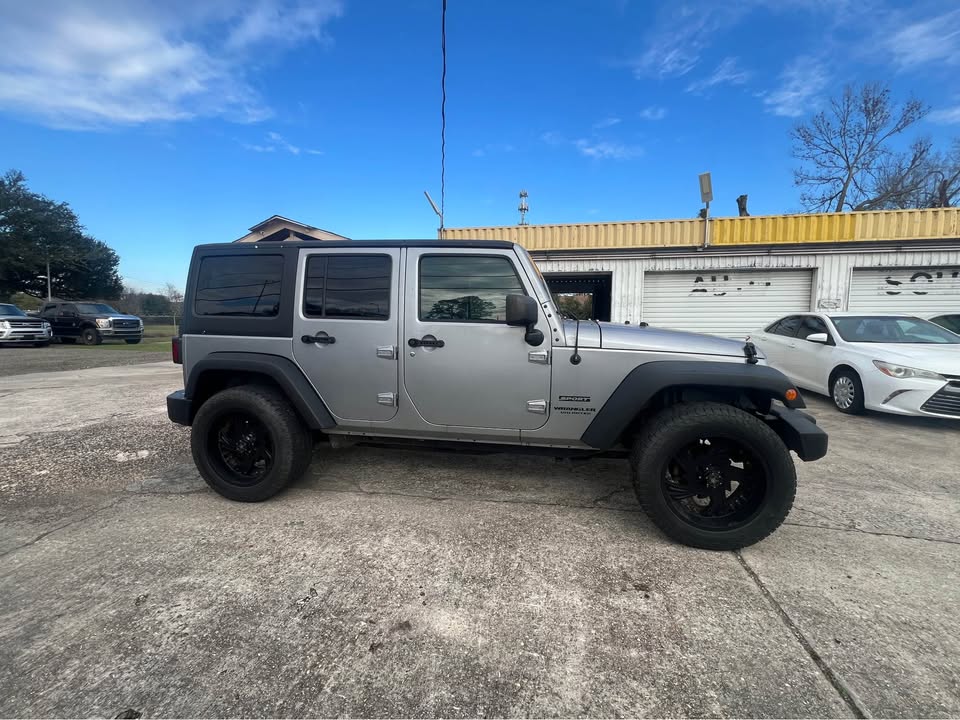 
								2016 Jeep Wrangler full									