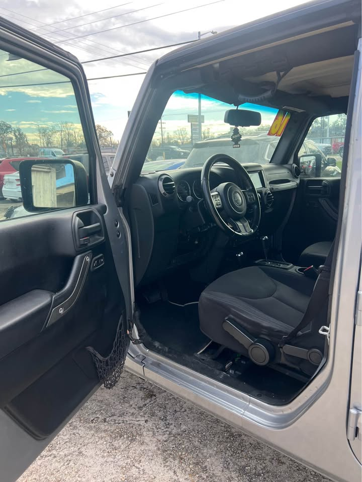 
								2016 Jeep Wrangler full									