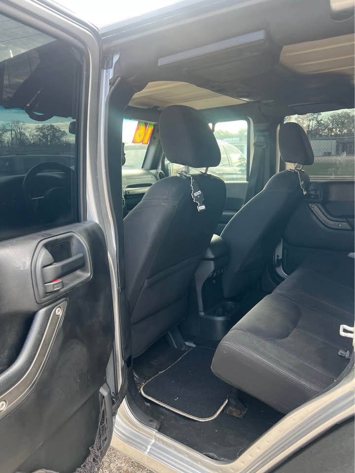 
								2016 Jeep Wrangler full									