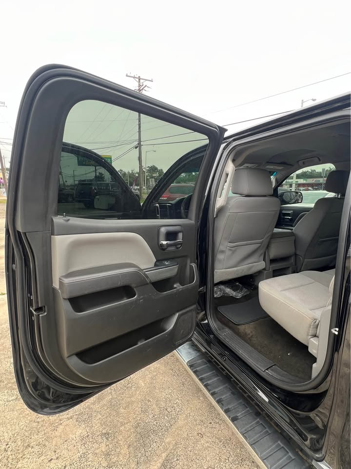 
								2017 Chevrolet Silverado full									