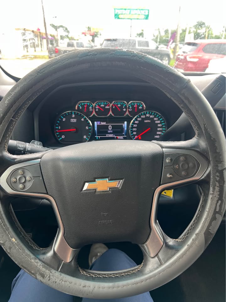 
								2017 Chevrolet Silverado full									