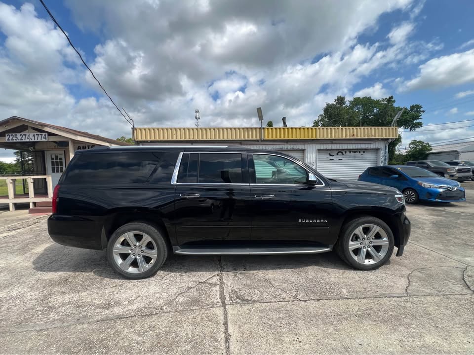
								2017 Chevrolet Suburban Premier full									