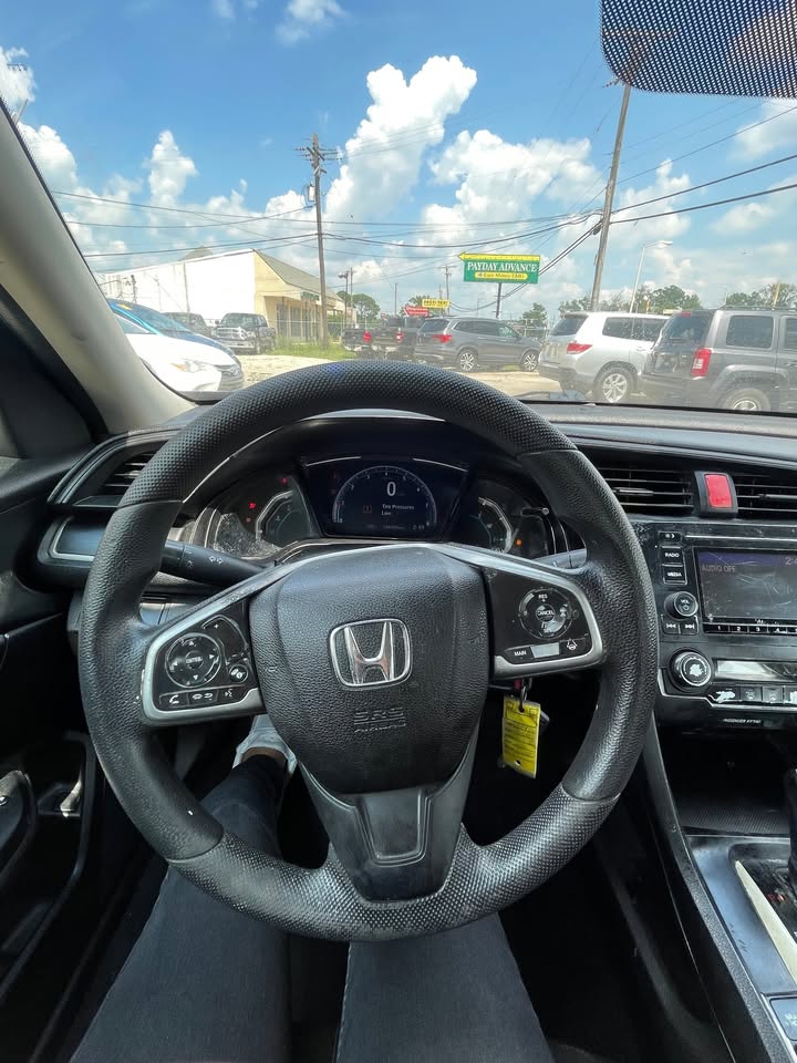 
								2019 Honda Civic full									