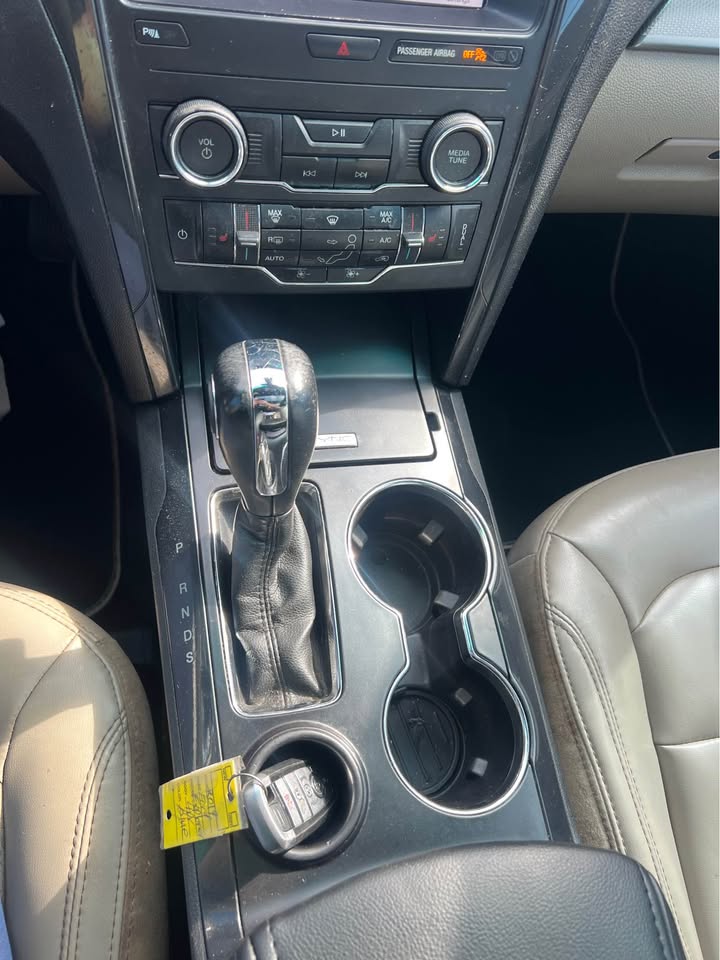 
								2019 Ford Explorer full									