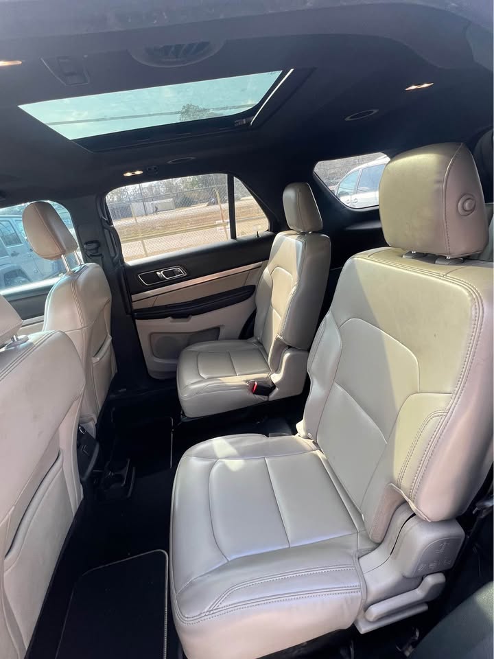 
								2019 Ford Explorer full									