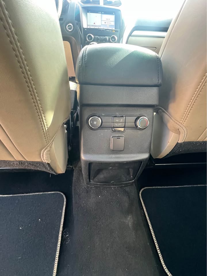 
								2019 Ford Explorer full									