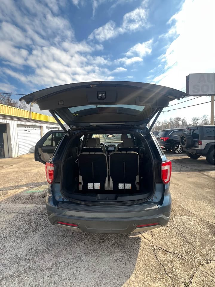 
								2019 Ford Explorer full									
