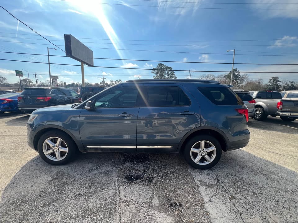 
								2019 Ford Explorer full									