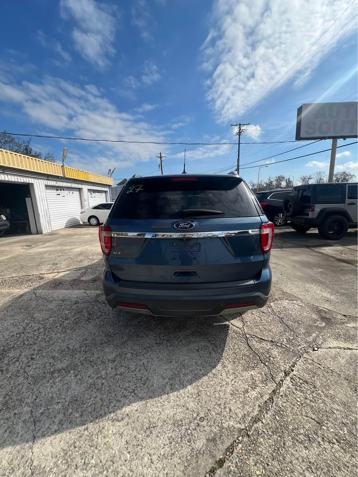 
								2019 Ford Explorer full									