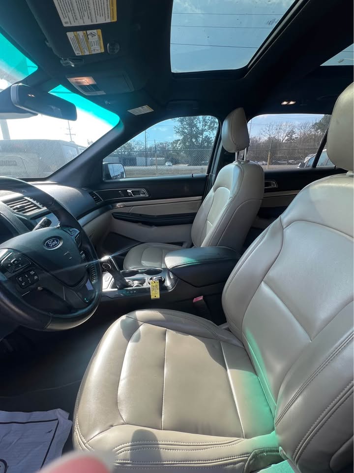 
								2019 Ford Explorer full									