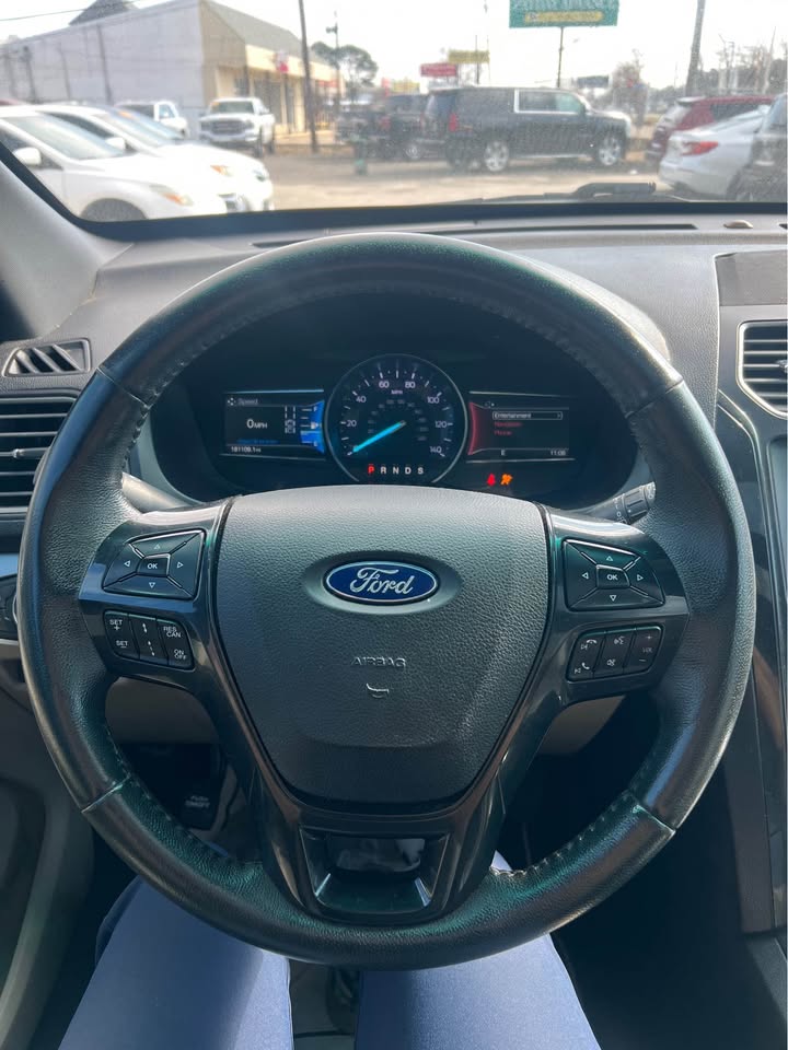 
								2019 Ford Explorer full									
