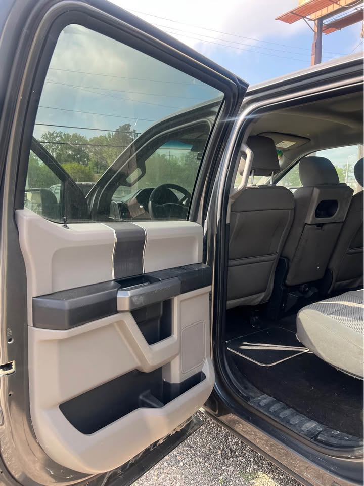 
								2019 Ford F-150 full									