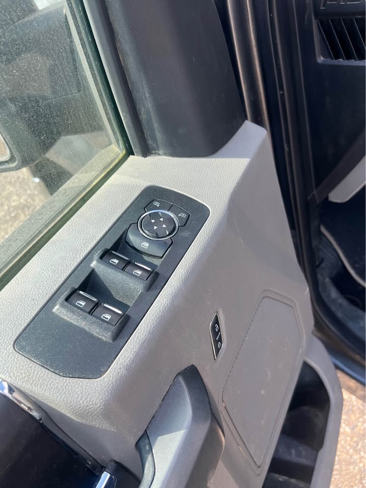 
								2019 Ford F-150 full									